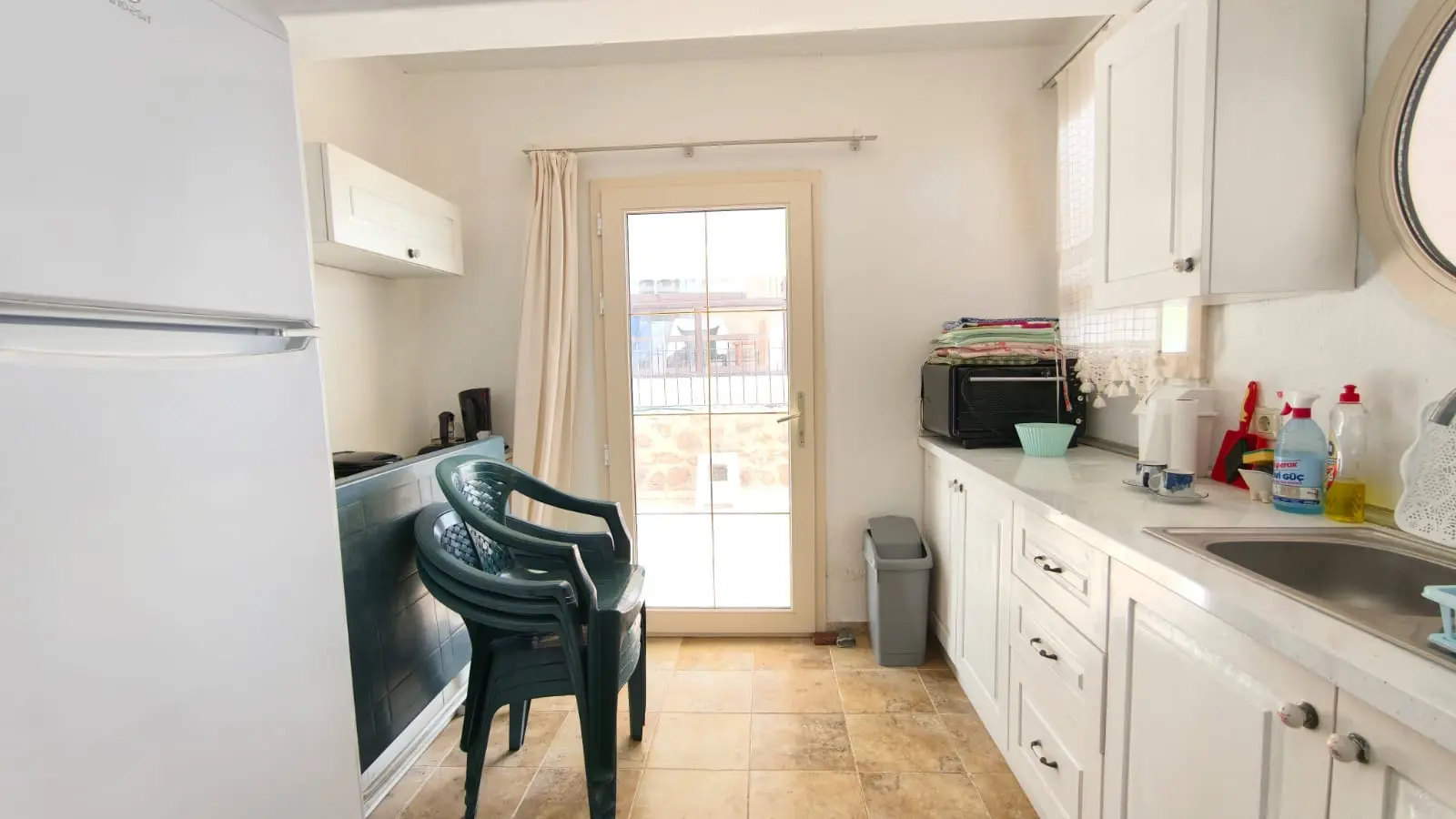 Fitted kitchen